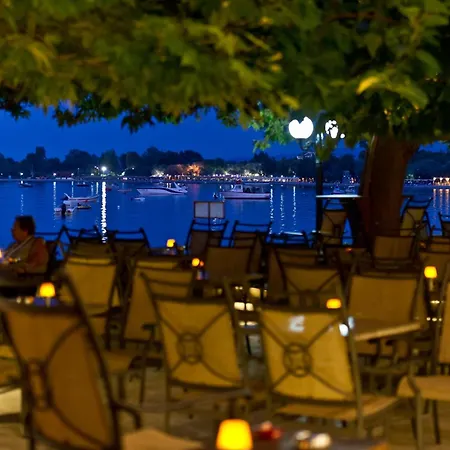 Dimitropoulos Seafront Apartments-Elaionas Beach Near Diakopto 아파트