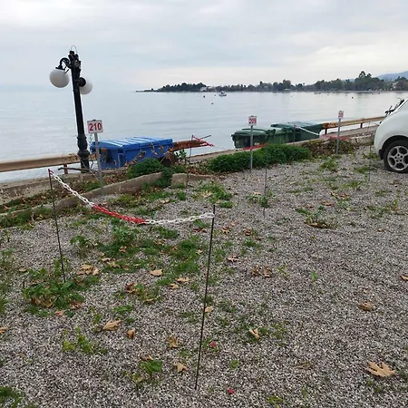 Dimitropoulos Seafront Apartments-elaionas Near Diakopto Appartement