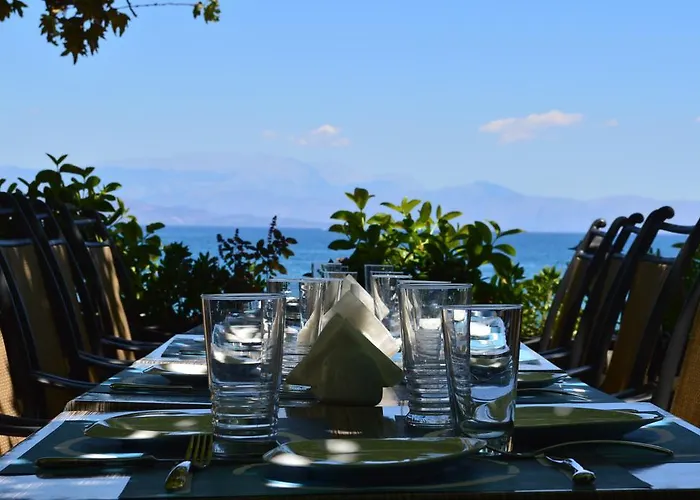 아파트 Dimitropoulos Seafront Apartments-Elaionas Beach Near Diakopto