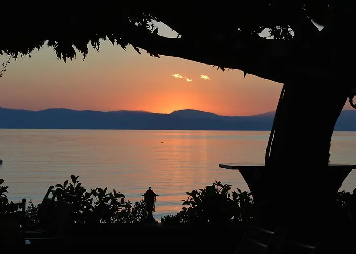 Dimitropoulos Seafront Apartments-Elaionas Beach Near Diakopto 아파트