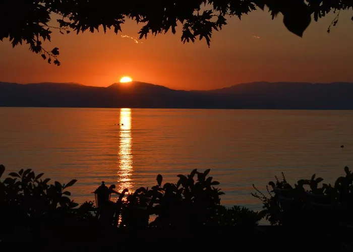 Dimitropoulos Seafront Apartments-Elaionas Beach Near Diakopto 엘레오나스